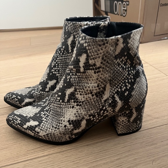 Snake Booties - Picture 4 of 7